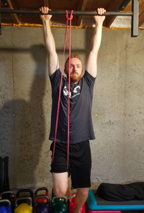 band assisted pull-up knee bottom position