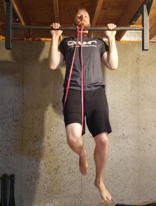 band assisted pull-up knee top position