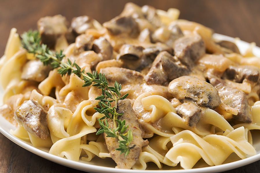 low calorie beef stroganoff with egg noodles