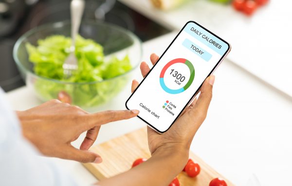 tracking macros and food intake with a mobile app