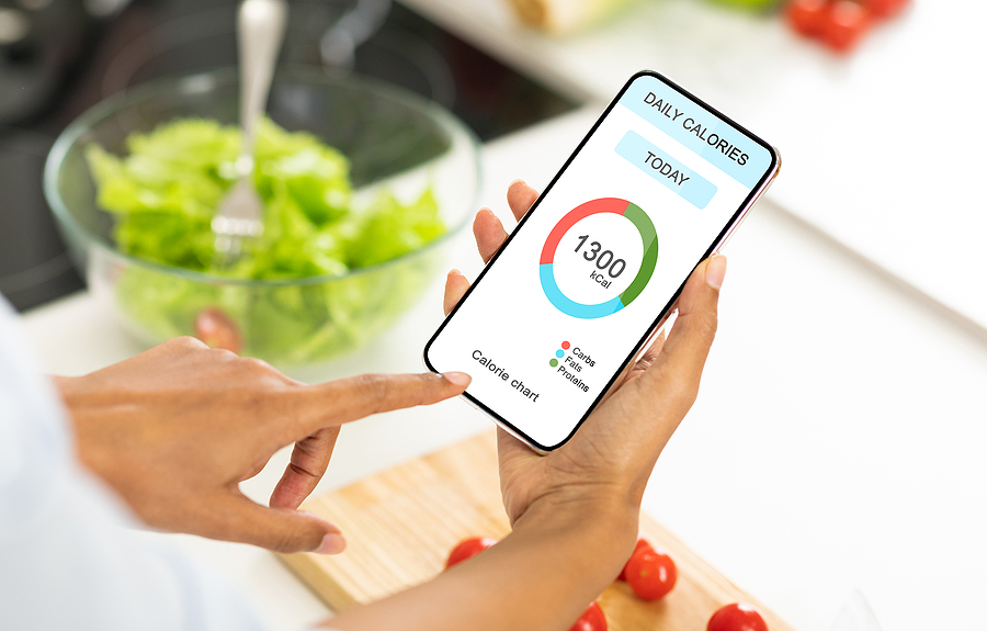 tracking macros and food intake with a mobile app