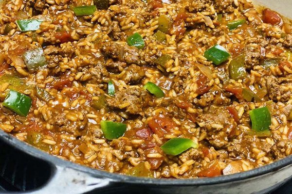 one pot spanish rice with ground beef in the pot
